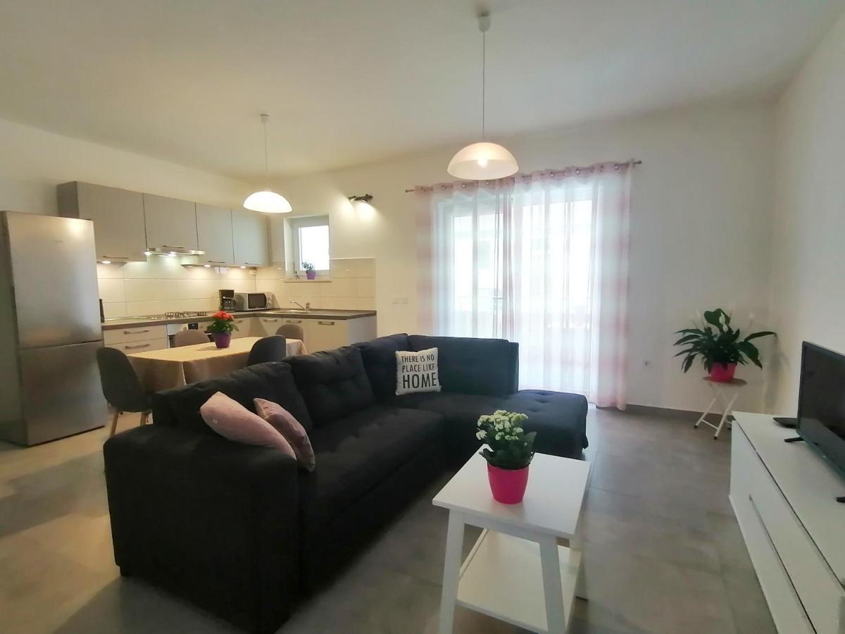 Holiday Apartment Dunja Pula Exteriör bild